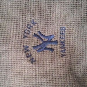 Women's New York Yankees Zip Up Sweatshirt